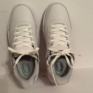Orthofeet White Lace-Up Comfort Sneakers women’s size 7